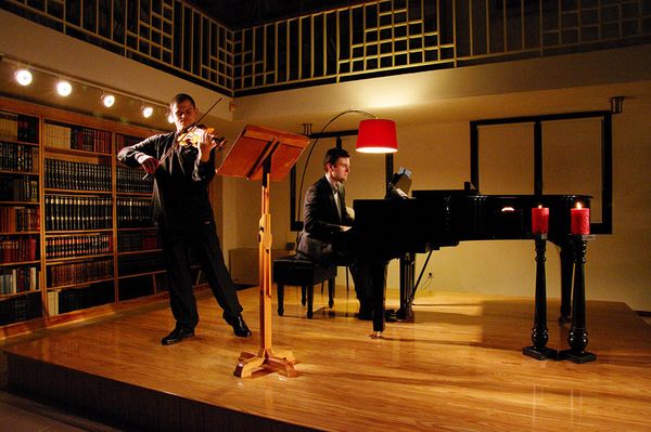 28 Νοέμβριος 2010 - Ρεσιτάλ με έργα για βιολί και πιάνο